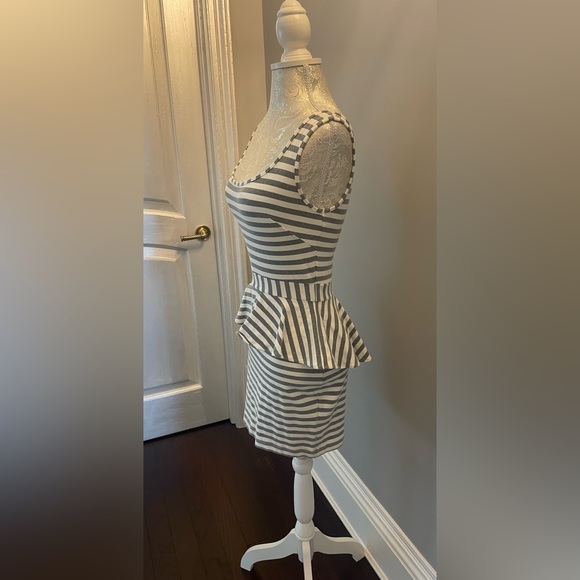 BEBE GREY/WHITE STRIPE  Peplum Style Dress w/Back Zip Closures,  XS - Picture 9 of 15